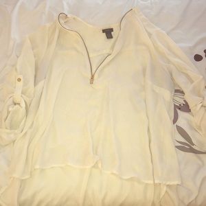 Cream and Gold flowy 3/4 sleeve blouse
